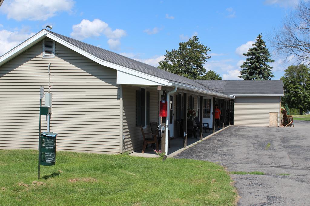 Northern Family Motel Potsdam Εξωτερικό φωτογραφία